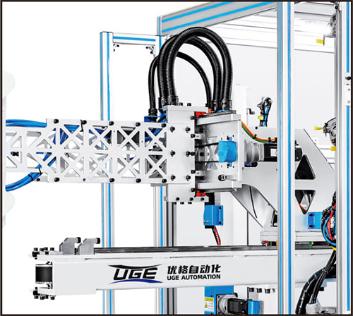 In Mold Labeling Machine